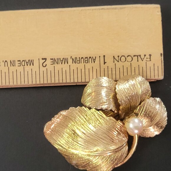 Vintage Leaf Brooch Pin Gold-Tone With Faux Pearl Accent - Picture 3 of 3